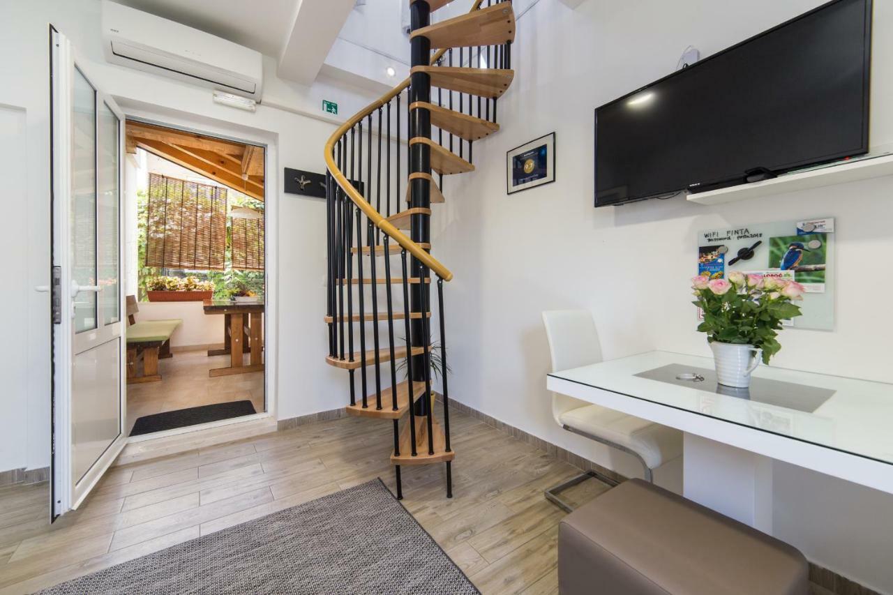 Studio Apartment Finta Rogotin ภายนอก รูปภาพ