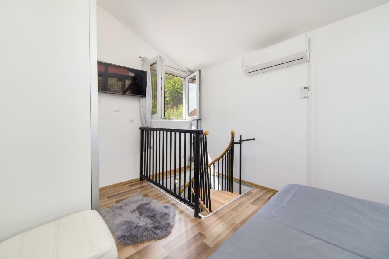 Studio Apartment Finta Rogotin ภายนอก รูปภาพ