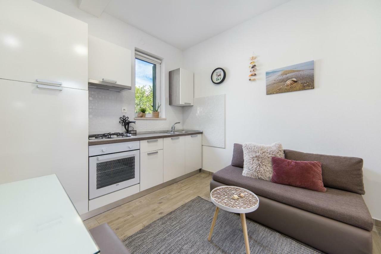 Studio Apartment Finta Rogotin ภายนอก รูปภาพ