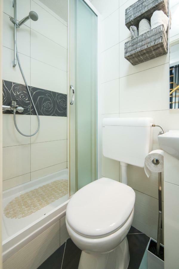 Studio Apartment Finta Rogotin ภายนอก รูปภาพ